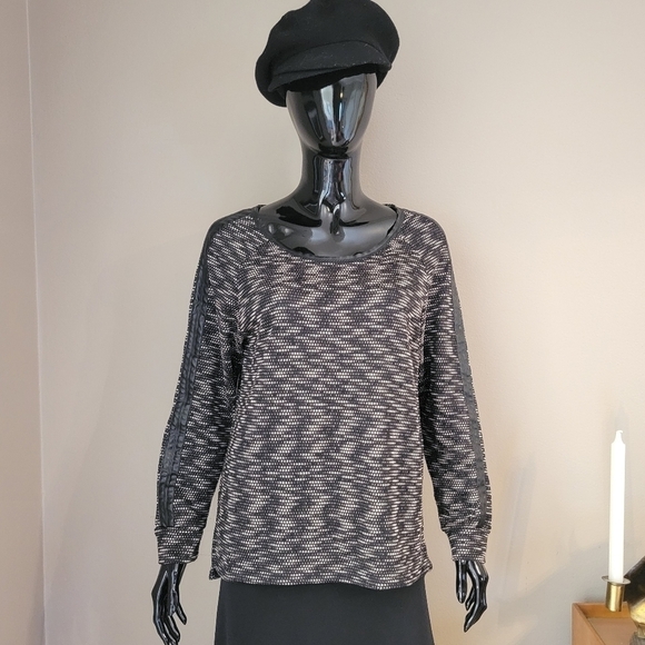 Two by Vince Camuto top - Picture 4 of 6